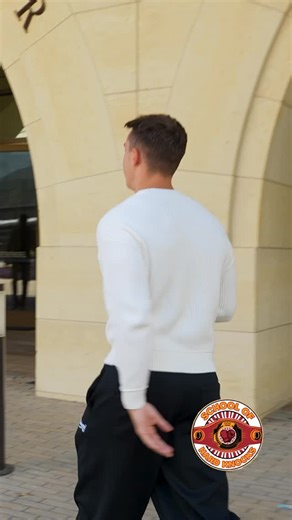 The School Of Hard Knocks on Instagram: "I interviewed the LEGEND CHRIS BOSH 🤯 I asked @chrisbosh NBA Hall of Famer the most amount of money he made in a single year. I also asked him why so many successful athletes and millionaires go broke financially and what he learned about money after making millions. I asked him how important mindset was to his success on the court and the best advice he’d give to the younger generation. #wealth #entrepreneur #financialfreedom #motivation"