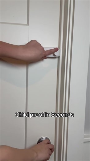 Child proof your doors in seconds with this door lock #doorlock #childproof #childsafety #mommusthaves #toddlermusthaves @KimandCrewFinds @KimandCrewFinds @KimandCrewFinds