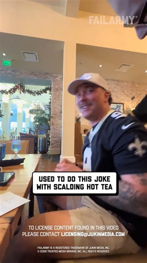 "if you like that, you'll love my open mic!" 🤪 🤣 #prank #waiterprank #worstwaiterever #restaurantprank #foodfail #tea #fail #fblifestyle | FailArmy