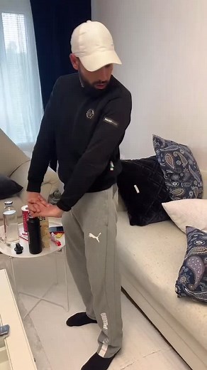 @debasel was living his best life at that moment 🤣💁🏻‍♂️ IG: DeBilaloo