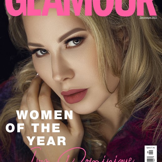 Last lift of the day 30lbs for 8 then drop set to 25lbs. My subscapularis and infraspinatus injury is still plaguing me a bit as you can see but I’m not letting it win Unfortunately I had to cut the beginning of my lift video because this guy decided to walk over and stand behind me staring with his mouth agape , fortunate he finally decided to walk away out of frame. This is how I choose to go to the gym: messy hair ,no makeup, and baggy clothes , a far cry from my normal put together everyday 