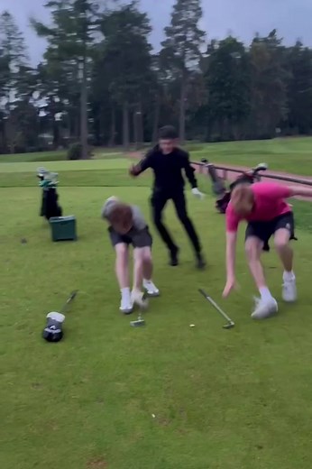 Golf Gooners: Enthusiasts of the Game