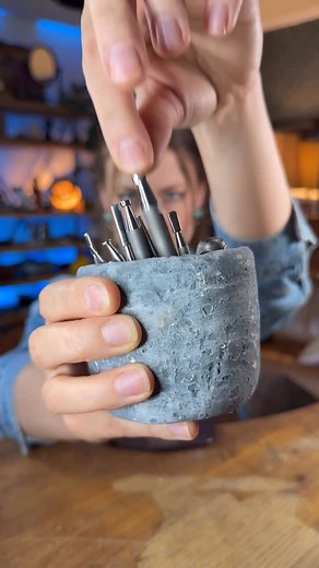Kristina Bobinaite on Instagram: "Hello guys and happy Friday! We have a full jewelry making tutorial! 🙌 This one is all about annealing and shaping, using repousse technique - when you are shaping the piece from the front and backside 👀 you know how I love to shape and hammer the metal. And I’m kind of obsessed about that gold colour l, for these big statement starfish earrings ✨ I hope you will like it too and we watch! 🍿#jewelrytutorial #bezelsetting #powertools #badassjewelry #silverrings
