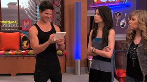 iCarly 4x08 "iHire An Idiot"