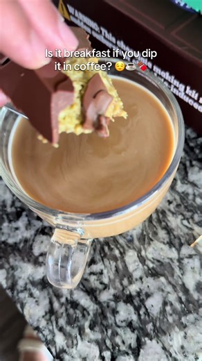 We finally made the DUBAI chocolate bar 🍫 It was such a fun and 😋 way to start the new year. This kit is Linked above 👆 #chocolatelover #dubaichocolate #viralchocolate #foodtok #tiktokmademebuyit