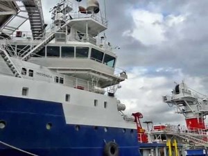 Topaz Commander IMO 9194294 am Südkai Emden