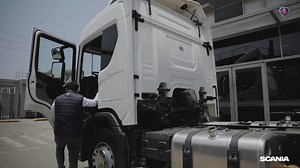 646 reactions · 13 shares | Hoy, en #ScaniaEnDetalle, Cristhian Ruiz, Key Account Manager, nos comparte las principales características del P320B 6x2, tu opción ideal para viajes tanto urbanos como de larga distancia. Un camión versátil y seguro que te brindará una ruta cómoda y tranquila. #ScaniaPerú #ScaniaEnDetalle #Scaniap320 #CamionesScania | Scania Perú | Facebook