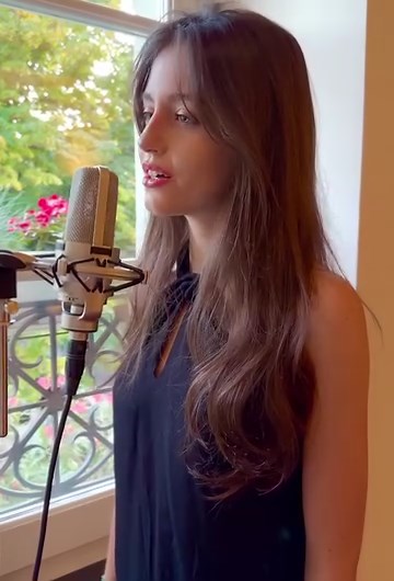 793K views · 70K reactions | Endless Love ❤️ Lionel Richie - Diana Ross (All rights on the musical work performed are reserved to their owners) #singer #song #cover #endlesslove #lionelrichie #dianaross #soundtrack #film | Giulia Falcone - Artista | Facebook