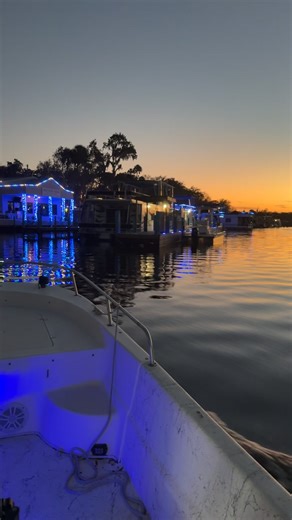 The lights at the marina right now are so 😍 #hollybluff #houseboat #florida