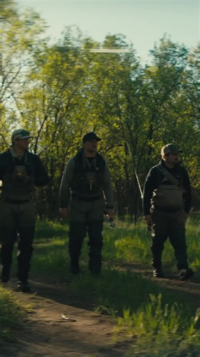 🥃 Nothing beats a day on the river with good friends, great stories, and a bottle of Ridge River Whiskey to close it out. Here’s to the simple moments that make the best memories. #RidgeRiverWhiskey #FlyFishingLife #WhiskeyOnTheWater #AdventureWithEveryPour #SipBackAndRelax”