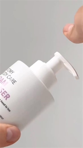 Atomy Aidam Cleanser (200mL) Revitalize and cleanse sensitive areas with unique herbs and safe ingredients. 🧖‍♀️🌱 🌿 Oriental Herb Complex A special formula developed by Referring to the Compedium of Materia Medica to improve skin immunity and refreshing feeling. 🌱 Natural Herbs 8 kinds of natural herbs (chamomile, rosemary, lavender, Marshma rrow, Houttuynia cordata, basil, fennel, Centella Asiatica) Take care sensitive skin, bring a refreshing feeling. 🍎 Natural Aroma Citrus essential oils