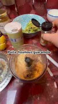 Sunday aperitif or brunch? Raita, hummus and guacamole!