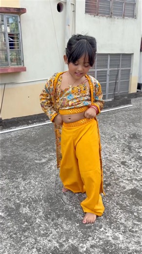 #bollywood #song #minivlog #priyankastimestory #love #saree #meeshodress
