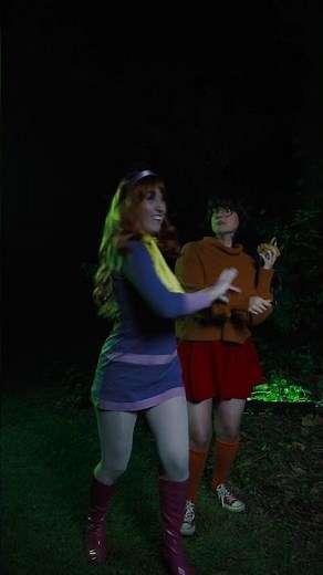 Dahpne Blake is calling? Scooby-Doo Inspired COSPLAY! 🧡💜 #mysteryincorporated #cosplay #scoobydoo