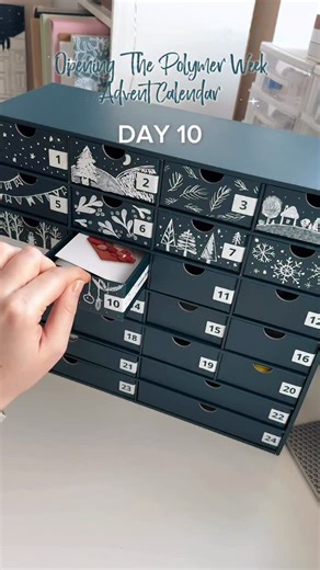 Dasha — Polymer Clay Artist on Instagram: "Day 10 of the Polymer Week Advent Calendar @polymerweek ✨ Today’s tutorial is by Pavla čeplíková @pavlacepelikova. The project was meant to be a brooch inspired by a Czech forest, and although I did drift a little from the original idea, I still stayed close to the theme. I ended up making a little Christmas tree with stud earrings 🥰 I fully enjoyed playing with the Glass Inclusions in the new colours that came in this drawer, Lilac and Rose Gold. And 