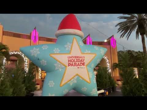 Universal’s Holiday Parade featuring Macy’s Balloons in Universal Studios - Penguin Balloon