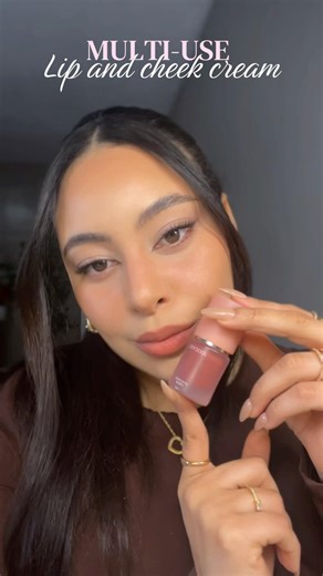 Silky, blendable, multi-use formula from @joocyee_official in the shade CO6 Cinnamon tea💕