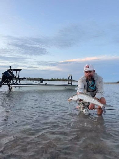 Silver Ghost of the Flat @beavertailskiffs Micro Guide -> @gotchaflyfishing #btmicro #beavertailmicro #beavertailskiffs #btskiffslifeisgood #skifflife #polingskiff #trickedskiffs #flatsfishing #inshorefishing #dreamboat #skinnywaterboats #saltwaterfishing #fishingmemories #familyadventures #flatsboat #flatsboats #flatsskiff #flyfishing #bonefish #bonefishonfly #permit #permitonfly #permitflies #saltwaterflyfishing #redfish #snook #tarpon #redfishonfly #tarpononfly | Beavertail Skiffs