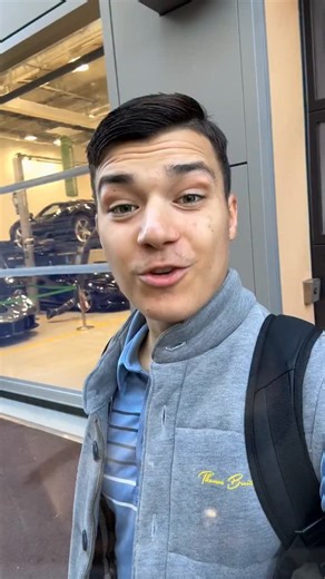 Keszler Bertalan on Instagram: "Megtaláltam azt a titkos garázst, ahol a Ferrari Monaco legszebb modern autóit rejti. 👀 Ez a Ferrari hivatalos szervizközpontja Fontvieille-ben, és már a kívülről látható autók gyűjteménye is lélegzetelállító. Több 296-osról, az új Purosangue-ról, az SF90 és a királyról, a LaFerrari-ról van szó. Ez csak egy kis ízelítő az utcáról, de máris az egyik legőrültebb dolog, amit valaha láttam. Az itt összpontosuló érték egyszerűen hatalmas. Kövessetek, ha szeretnétek lá