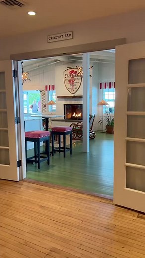 The Pridwin on Shelter Island is must stay! #shelterisland #pridwin #resort #vacation #summervibes #traveladdict #nyc #NancyMeyers | City Farmhouse