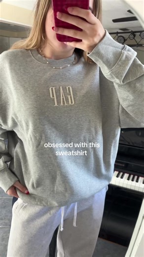 Cozy Outfit Inspiration Featuring Comfy Sweatshirts