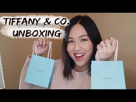 TIFFANY AND CO. UNBOXING 2021 | Mini Heart Tag Earrings and Disc Charm