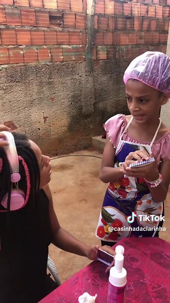 Divertidos Vídeos de Bebês Brincando e Cantando