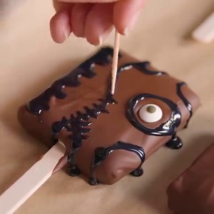 22K views · 368 reactions | These Hocus Pocus s'mores pops will...