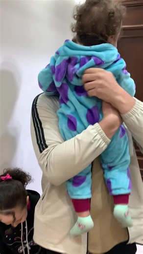 افاجئ ولادي بهدايا رأس السنة السعيدة