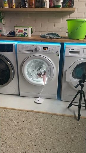 HOTPOINT BANGING ON AUTO CLEAN !