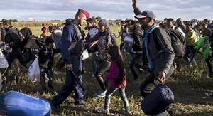 Migrant crisis: record 4,000 cross Hungarian border