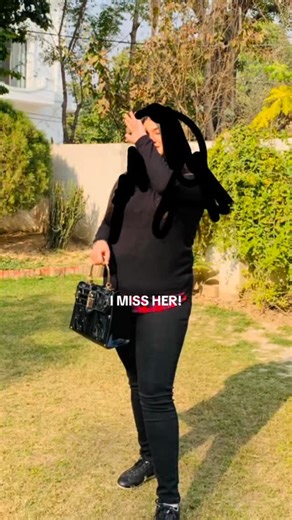 Zainab Faisal on Instagram: "Almost 3 years and still going very strong and would be even stronger with time, In Sha Allah, Alhumdulillah. 🙏🏻 #myjourney #hijabjourney #foryou #explore #girls"