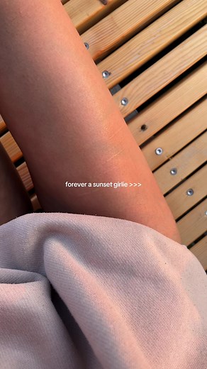 Forever a Sunset Girlie: Captivating Golden Hour Moments