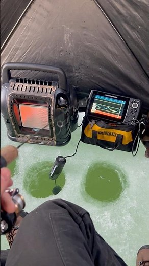 This Ice Fishing Set Up is Insane! Hummingbird Helix 7 #icefishing #ice #fishing