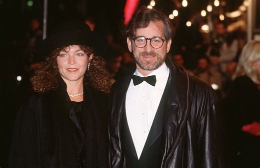 Divorce de légende : Steven Spielberg et Amy Irving, l’étrange contrat rédigé sur une serviette - Elle