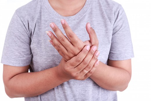 Tendinite du poignet (de Quervain) : symptômes, soulager la douleur