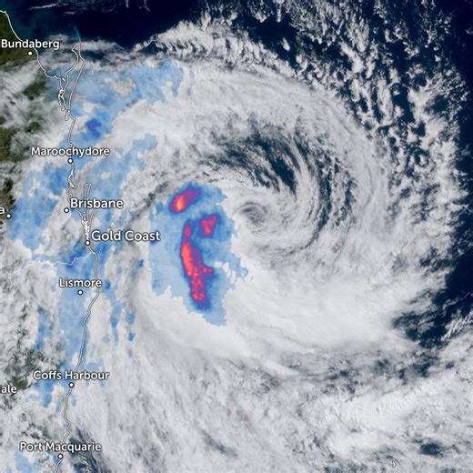 Tropical Cyclone #Alfred continues to move toward Brisbane and Gold Coast, Australia. Alfred is expected to maintain Category 2 intensity as it approaches the coast at the Queensland/NSW border. The cyclone is moving within range of radar now. Heavy rain is shown in yellow, lighter rain in blue. | Zoom Earth