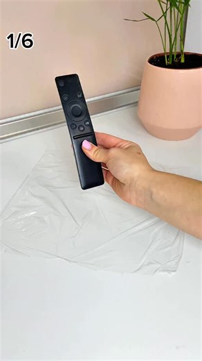 7K views · 33 reactions | Smart and simple home hacks to make your life easier and save time! #diy #tipsandtricks #homehacks #hacks #lifehacks Materials: • Zip-lock bag • Paper towels • Pasta • Scissors • Container with lid • Spray bottle with water • Remote control • Flour • Oil • Wooden stick • Water bottle • Cotton swab • Hair dryer • Cling film / Plastic wrap • Spoon • Tape | FastDIY | Facebook