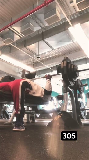 305 bench press #cbum #mrolympia #workout #bodybuilding #classicphysique #chrisbumstead #tupacshakur