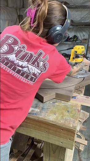 Routing Perfectly Round Circles with the Milescraft CircleGuideKit™ #diywood #diy #tools