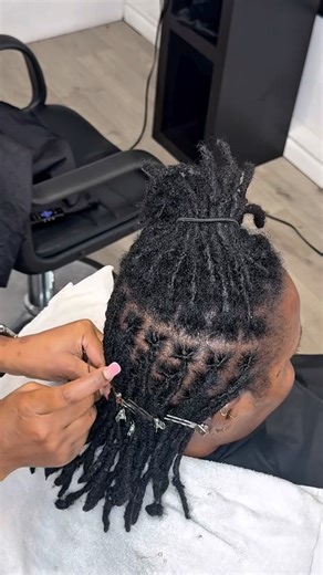Brampton Locs on Instagram: "Wash, Interlock & Style Locs 1️⃣ Wash – Cleanse scalp and locs with residue-free shampoo. Rinse well. 2️⃣ Interlock – Section hair, use an interlocking tool or needle to tighten roots. Keep tension firm but gentle. 3️⃣ Style – Wear down, in a bun, ponytail, or braid. Add oil or mist for shine and scalp hydration. ✅ Tip: Clean parts + even tension = neat, healthy, long-lasting locs! #bramptondread #bramptonlocs o #locstyles #protectivestyle #hairgoals"