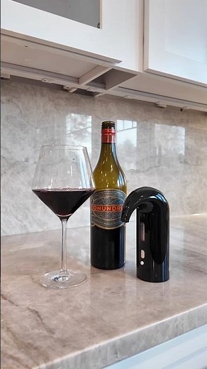 A hands-free wine aerator that gives the perfect pour every time.