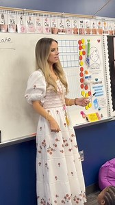 Spelling/writing cvc words! •if youre working with your child, go ahead and get them writing lowercase!!!! Its a tough habit to break when they learn to write everything in CAPS! #phonics #learntowrite #learntoread #reading #writing #englishrules #teachingisfun #teachingkids #teachingideas #teacherhacks #sor #scienceofreading #homeschool #spelling #kindergarten #phonicsforkids #kindergartenteacher #english #ell #homeschool #homeschooling #curriculum #elementaryschool #earlyeducation #teachers #l