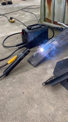 Compact Mini Welder: Boasts Powerful Performance and a Long Cord, Ideal for Professional Welding Tasks.#usa #fyp #tiktokshop #electricweldingmachine #welding