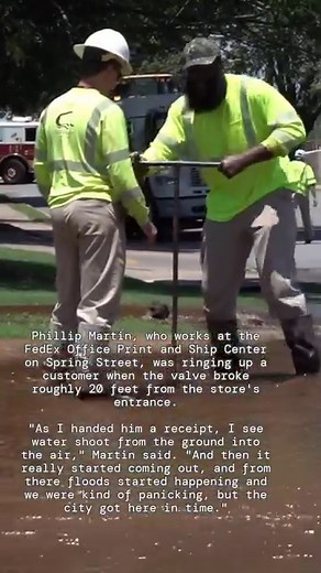 A spontaneous main break occurred around 12 p.m. Thursday on Spring Street between 11th and 12th Street in downtown Little Rock, causing minor flooding in the area. Central Arkansas Water crews arrived at the scene shortly the break to turn off the water valve and start repairing the main. Video by Parker Mancino of the Arkansas Democrat-Gazette. | Arkansas Democrat-Gazette / ArkansasOnline.com