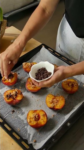 Pesche al forno con amaretti e cioccolato #peschealforno #pesche #dolciestivi