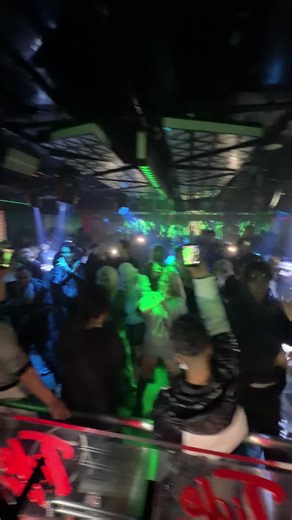 TIDE TOKYO ＆アフターELITE 年末とはいえ月曜なのに箱パン大盛況 激アツムンムンでした！ ⇒ https://ameblo.jp/trancefamily/entry-12951739276.html 団長ゲストで来場のトータル230名超えの イケメン＆美女軍団 感謝感激！ 月曜でこんなに盛り上がることないよね！ ほんとにありがとうございます❤️ ⚠️TIDETOKYO ダル着 パジャマ禁止になりました！ あまりにもだらしない服装では入れません。 Kittyちゃん寝間着もNGです。ご注意ください。 ⚠️相変わらず盗難あります！何回も言うように バッグや財布を置いておかないこと！ 肌身離さず！ そして泥酔して記憶なくさない！ たったこれだけで防げます！ 悲しいことに良い人間ばかりではない世の中です。 自己防衛をしっかりしましょう！ さて 今日は30日PANICヨコサイ 年末SPECIALで DJ団長3時間PLAY ＆アフターも2時間ほどPLAYして 明日はカウントダウンで2回PLAYして そのまま羽田空港から宮崎空港へ同窓会帰省です。 戻ったらすぐ SCIENCEノガナイ 