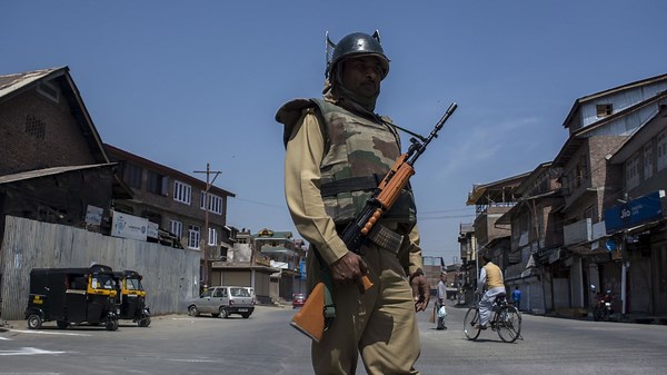 Tension au Cachemire : plus de 70 ans de conflit entre l'Inde et le Pakistan - RTBF Actus