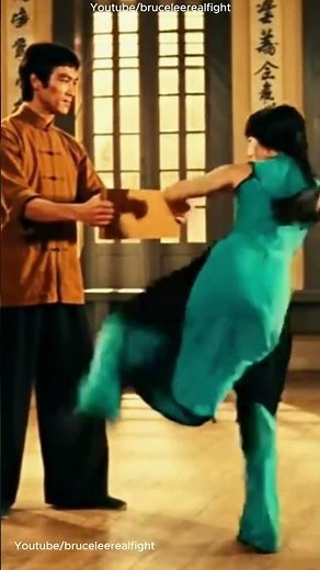 Bruce Lee Teaching Chun Li the Explosive Street Fighting Kick