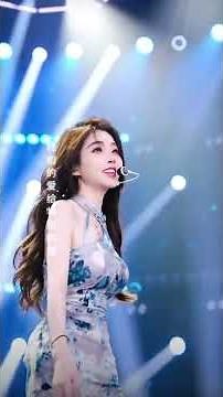 10 -12 - 2025: Feng Timo's Douyin live stream titled "Special Love for a Special You".💖 🌹